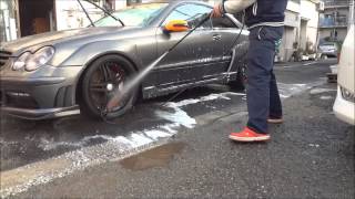 マットブラックのベンツを洗車した