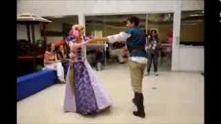 Rapunzel e Flynn Rider - Personagens vivos