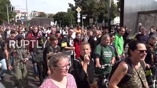 Germany: Hundreds of COVID-19 sceptics rally in Berlin