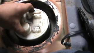 Kia picanto 2004 petrol fuel filter -motor- pump change (part1)