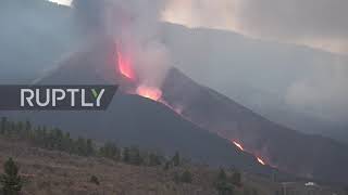 Spain: Cumbre Vieja volcano spews thicker lava as spectacular eruption continues