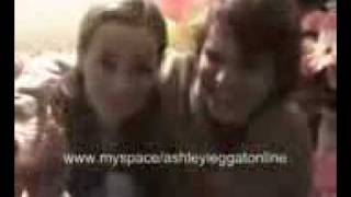 Ashley Leggat and Michael Seater kissing