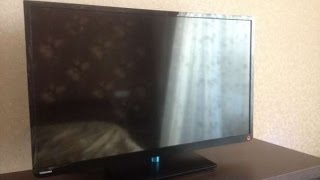 Toshiba 32E2533D unpacking