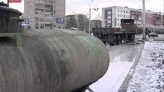 Разлитые цистерны с клеем ПВА