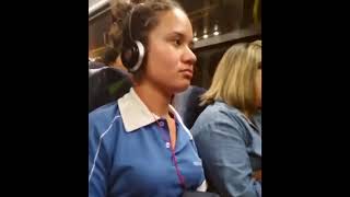 Социальный эксперимент 2 - Девушка смотрит на выпуклость промежности в автобусе