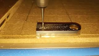 Engraving aluminium USB key with the dremel on my ox cnc