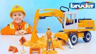 Экскаватор БРУДЕР с фигуркой строителя и Даник - BRUDER excavator Liebherr for Kids