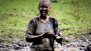 Hot Girl Mud Fighting