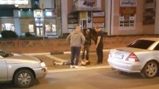 В Ярославле женщина разлеглась на дороге