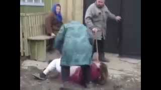 Приколы 2015  Пьяные Российские разборки  Бабки лихо замочили алкашку