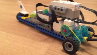 Self-moving Lego robot dragon with WeDo 2.0.