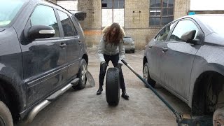 Как мы сходили с женщиной на стриптиз, бокс и шиномонтаж. Эксперимент TUT.BY