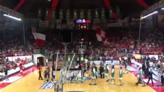 Il finale con rissa tra Varese e Siena