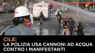 Cile: la polizia usa cannoni ad acqua contro i manifestanti