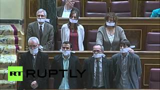 Spain: Gagged Congress members oppose 'anti-protest law'