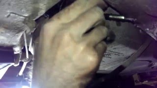 Замена топливного фильтра Лада Гранта.