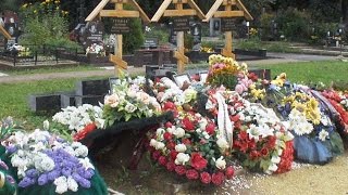 Могила Громовых на Кузьминском кладбище в г. Пушкине