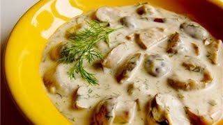 Картошка тушеная в сметане с грибами