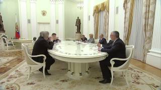 Встреча Владимира Путина с президентом организации WorldSkills International Саймоном Бартли