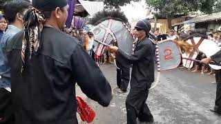 Kesenian kuda lumping ds blubuk kec dkuh waru