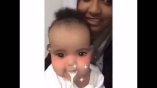 Bebê vomitando Arco-íris SnapChat