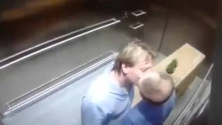 Геи сосутся