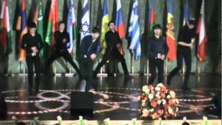 Azeri-Lezginka studenty v KNTEU na Mezhdunarodnyj den' rodnogo yazyka.