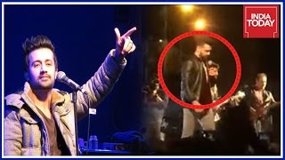 Atif Aslam Stops Concert To Rescue Girl From Eve-Teasers In Karachi