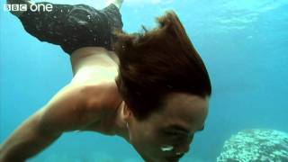 How Moken children see with amazing clarity underwater - Inside the Human Body - BBC One
