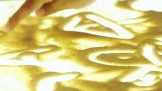 Рисунок из песка. Чудеса детского творчества. Дети рисуют. Говорит ЭКСПЕРТ /Says Expert/