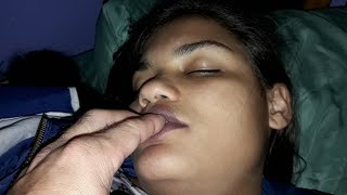 Tigresa dorme sono pesado deu ate pra fazer bilu.bilu la boca dela