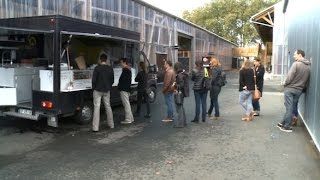 Economie : ça roule pour les food trucks !