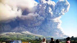 All around in ashes and lapillas! The incredible eruption of Semeru volcano, Indonesia!
