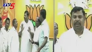 BJP MLA Raja Singh Demands Kancha Ilaiah Arrest Over Vysyas Book | TV5 News