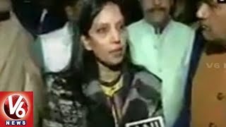 Bawana Fire : Mayor Preeti Aggarwal Caught On Camera Saying 'Won't Speak Against Factory' | V6 News