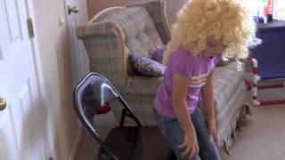 Goldilocks Cleans the Three Bears House