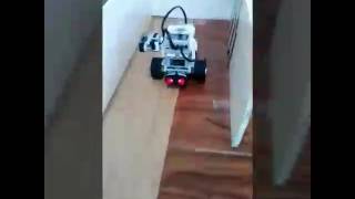 Робот Ev3 проходит через лабиринт!