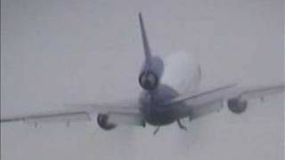 DC10 low Flyby