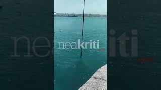 Η στιγμή της ανάσυρσης του αυτοκινήτου από το ενετικό λιμάνι