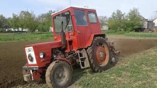 Вспашка на Т-25
