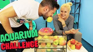 ÄPFEL AUS DEM AQUARIUM FISCHEN (mit Mund) Challenge - NINA vs KAAN! Wer kann besser beißen?