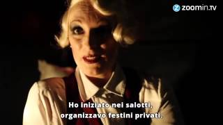 Ritorno agli anni '20 con festini dal sapore erotico