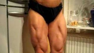 Flexing quads