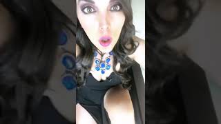 Vania Manzano backstage, Instagram live