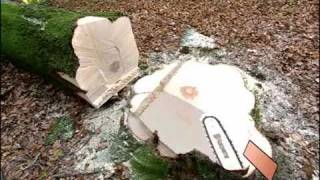 Валка деревьев бензопилой (Husvarna)