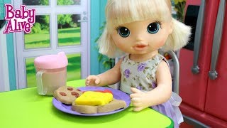 BABY ALIVE CAROL TOMANDO CAFÉ DA MANHÃ DE MASSINHA PLAY DOH