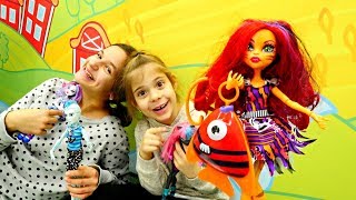 Видео для девочек - Monster High: Торалай пересолила рыбу!