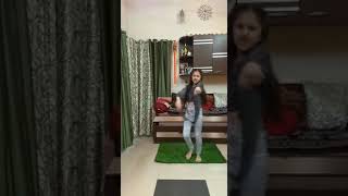 Aaradhya is dancing on meri mummy nu pasand nhi tu