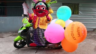 ONDEL ONDEL jualan BALON PRANK isi BINATANG !!! pake motor