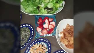 سلطة الخس والفراولة?‍?